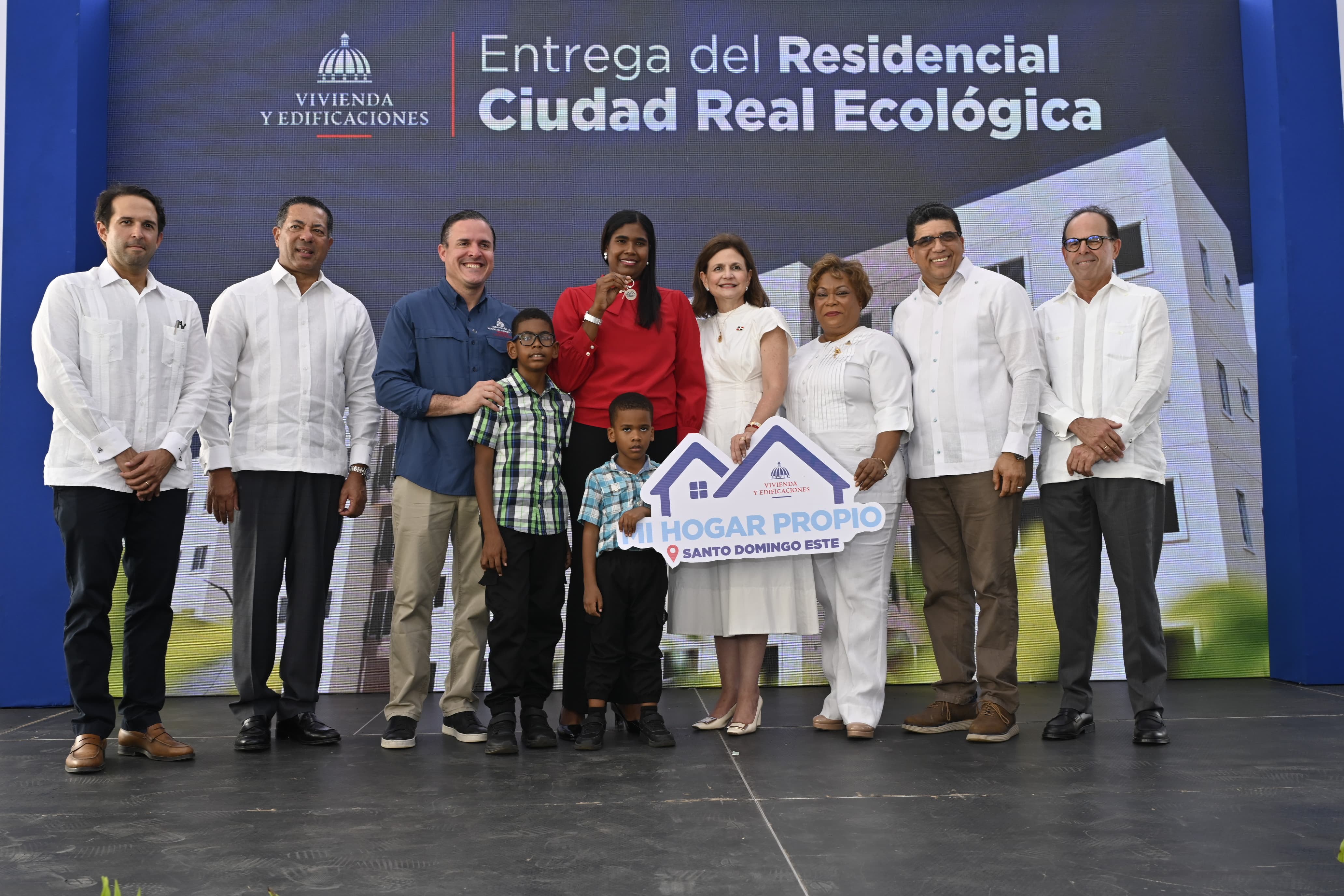 Banreservas financia 836 nuevos apartamentos entregados por Raquel Peña en Ciudad Real Ecologica