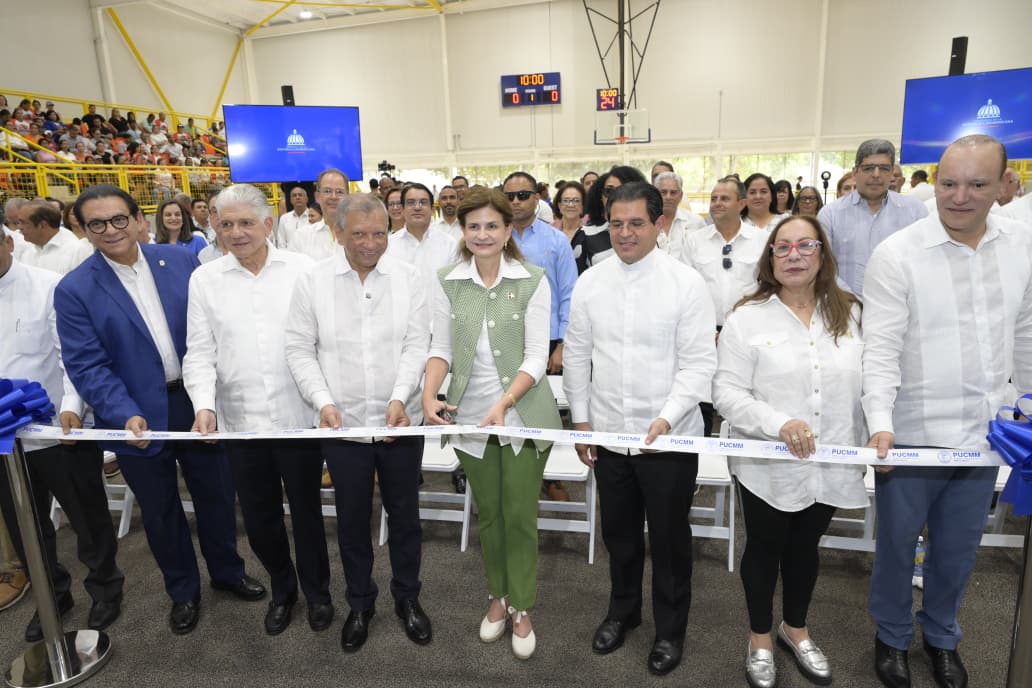 Vicepresidenta inaugura polideportivo  en PUCMM de Santiago auspiciado por Banreservas