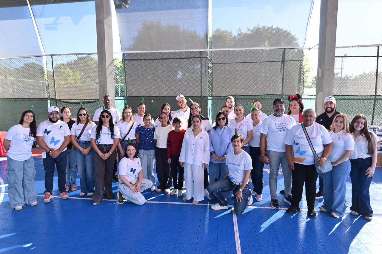Voluntariado Banreservas celebra la Navidad con jornada de entrega de juguetes en la zona norte