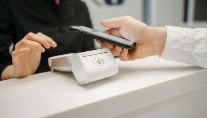 Seguridad en pagos sin contacto y QR legítimos