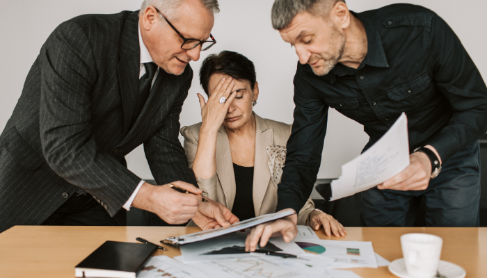 Señales de estrés financiero